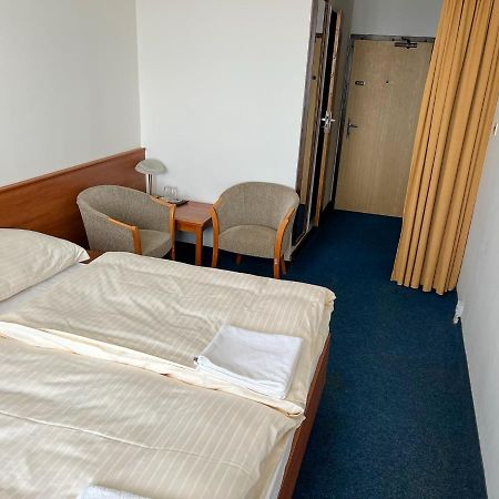 Retro Hotel Suza Bratislava Eksteriør bilde