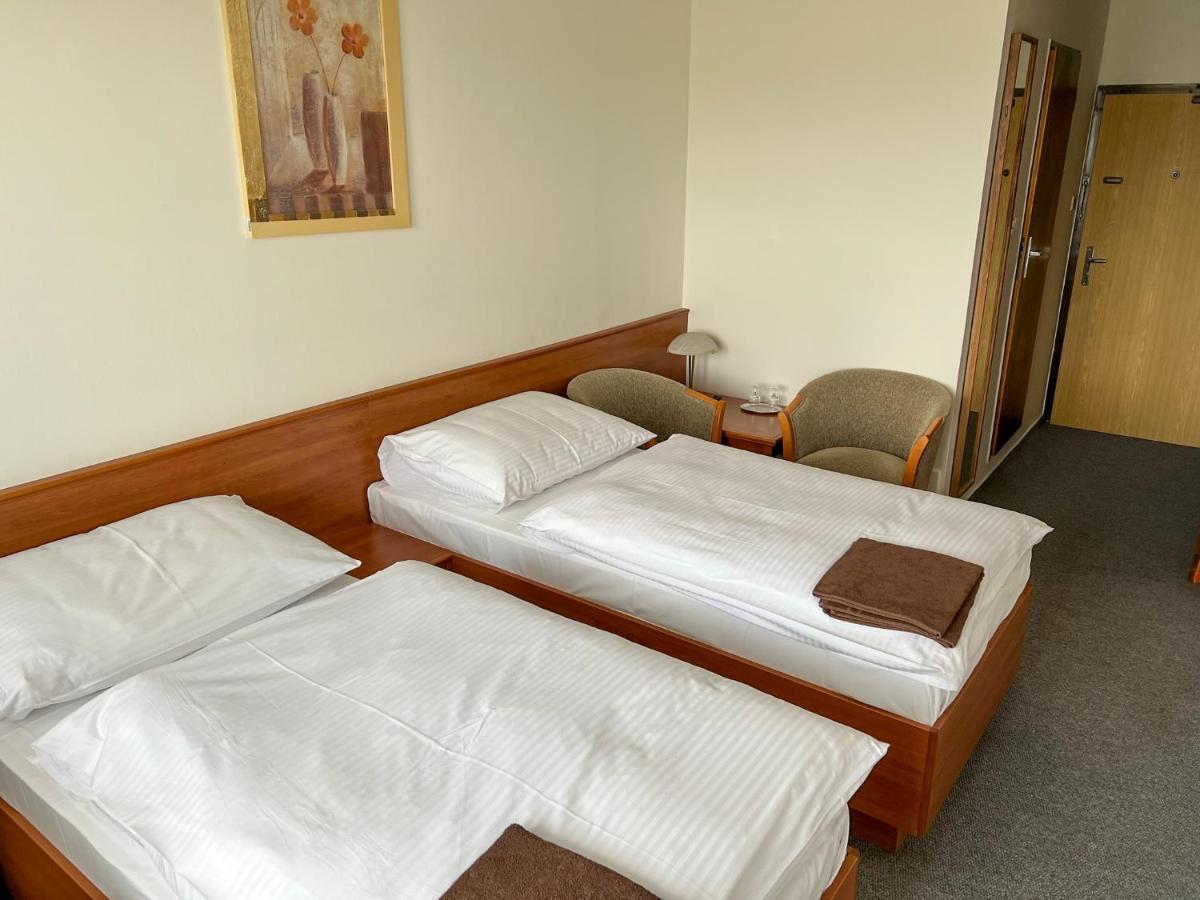 Retro Hotel Suza Bratislava Eksteriør bilde